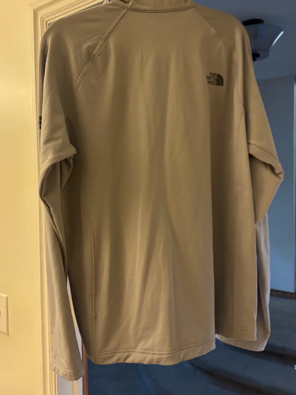 The North Face Men’s Light Gray Crewneck half-Zip Sweater